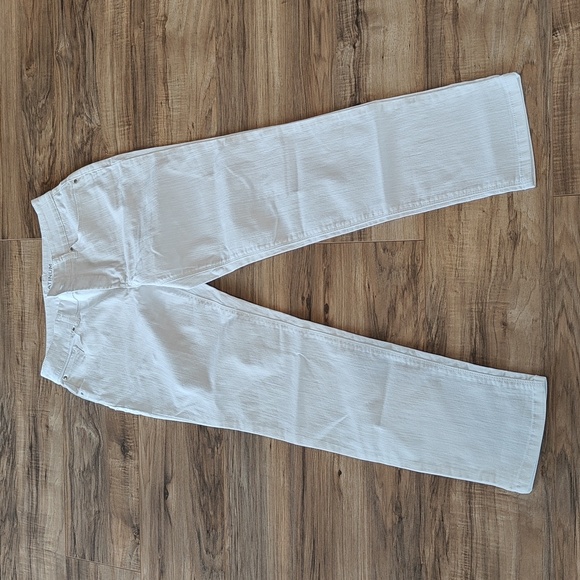 EUC Chico's white ankle jeans - Picture 2 of 6